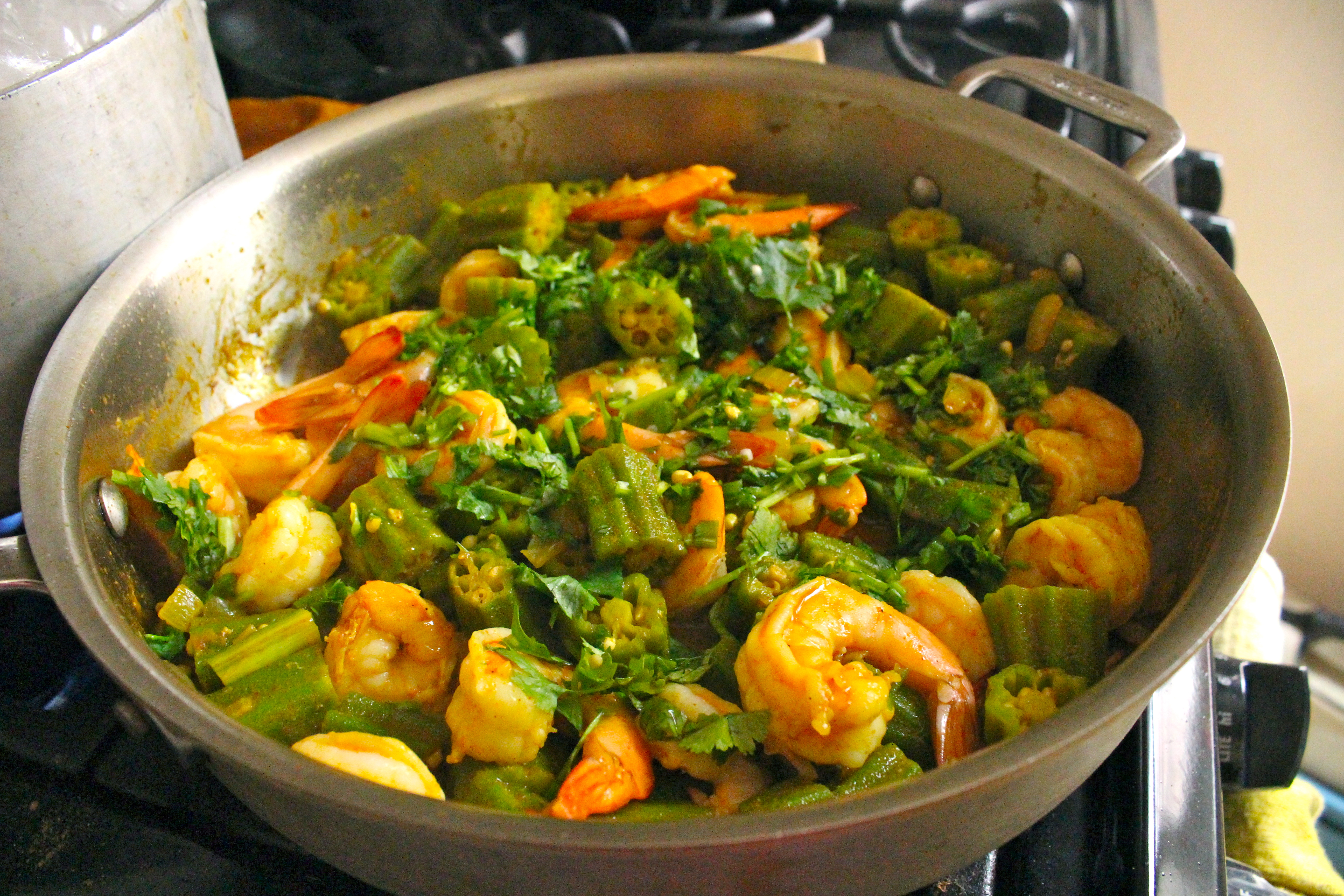 Curried Shrimp & Okra (Dharosh ar Chingri)